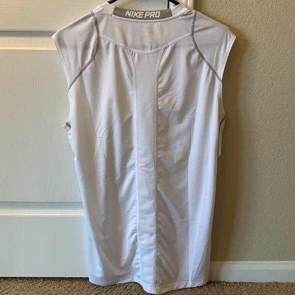 Nike Pro Dri-Fit Sleeveless Shirt - Picture 2 of 4